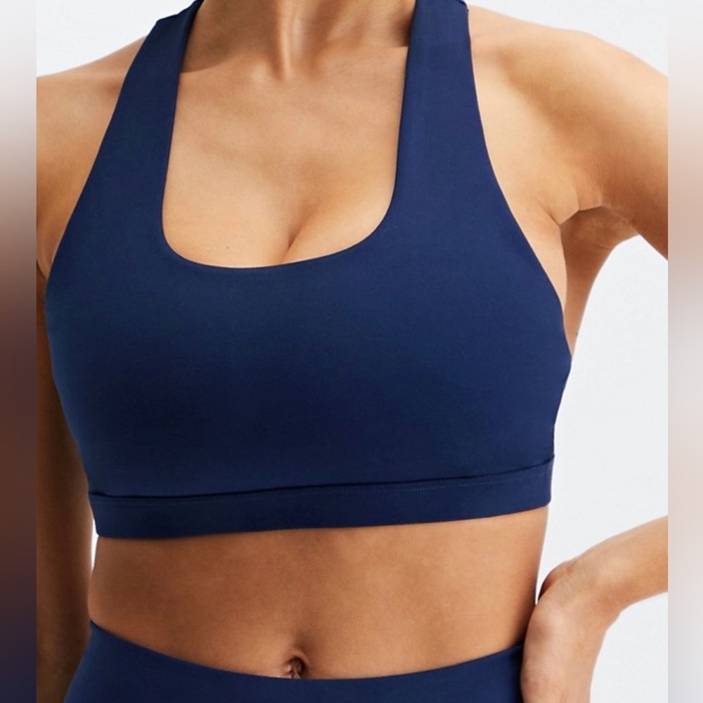 Fabletics Boost Medium Impact Sports Bra - Size M - NWT